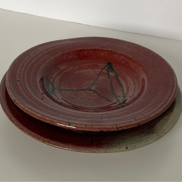 Pottery Hand Thrown Studio Plates Set of 2 with Martini Glass Burgundy Red EUC - Picture 3 of 16